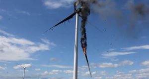 wind turbine blade falls off